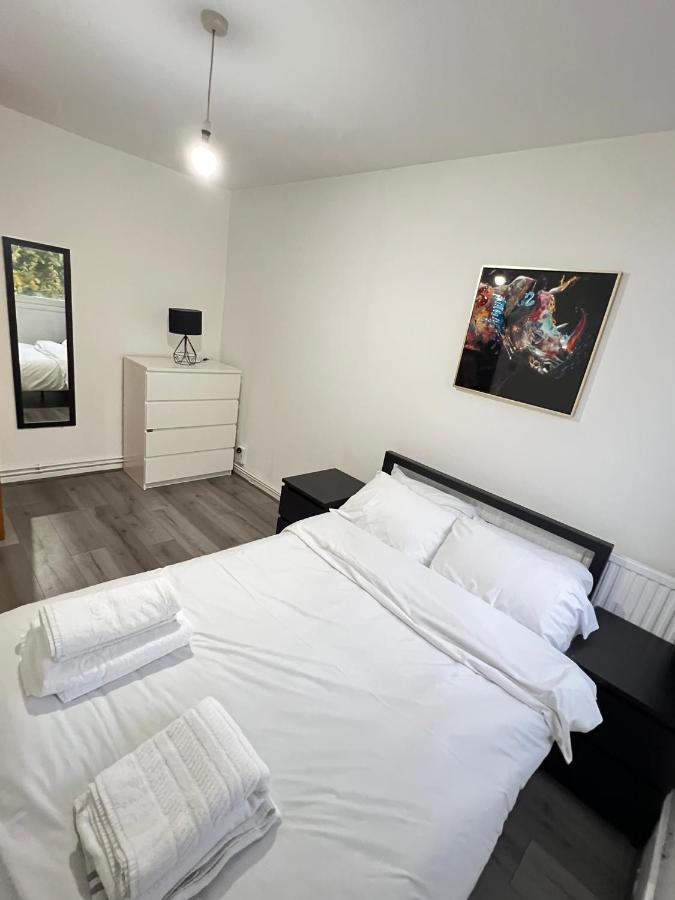 Entire 3 Bedroom Luxury Apartment In London With Private Balcony Exteriör bild